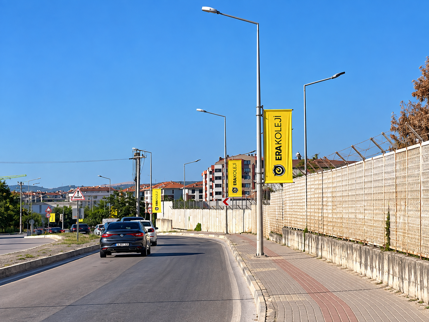 Era Koleji markasına ait direk reklam uygulaması